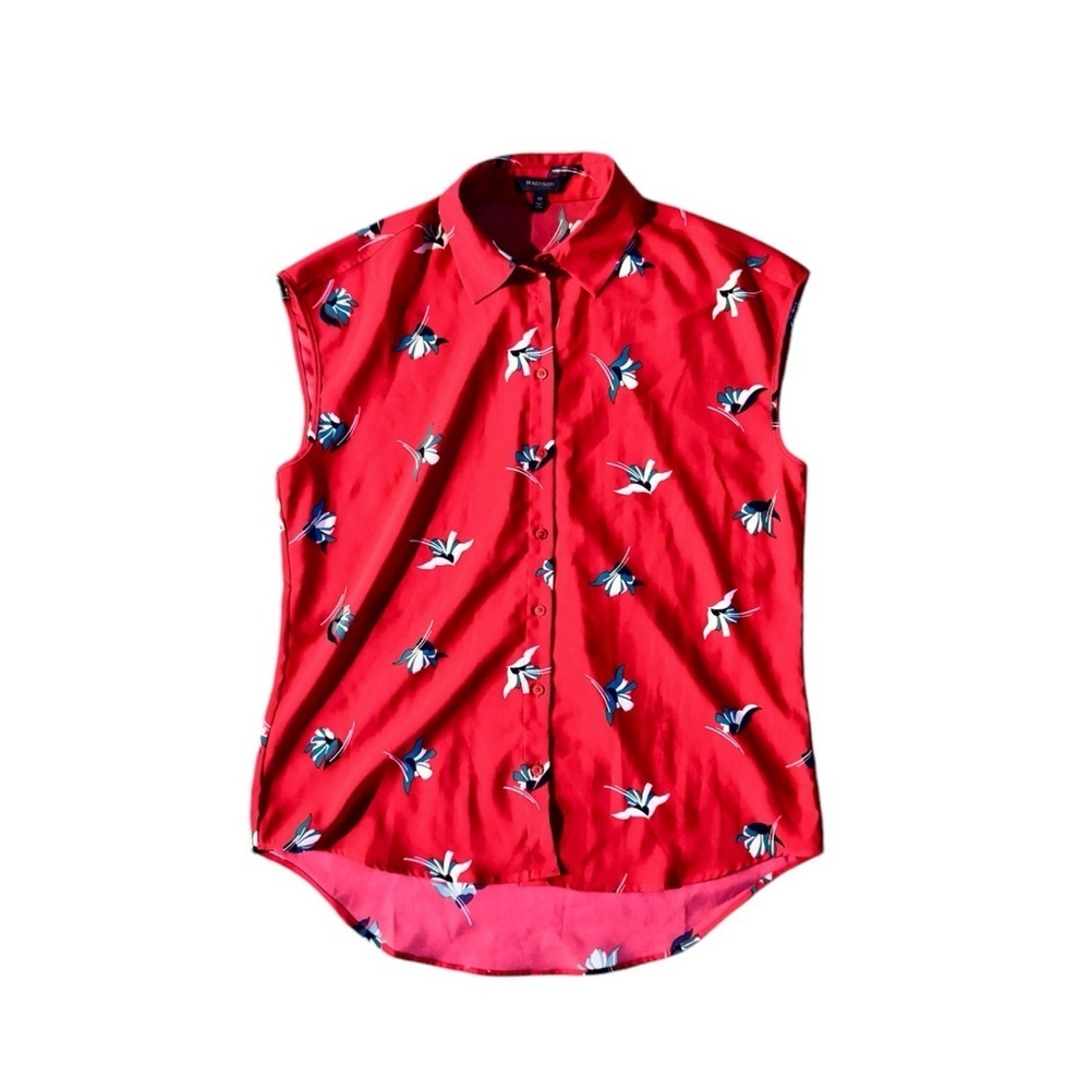 Madison Sleeveless Button-Up Blouse with collar Red Printed - Size Medium
